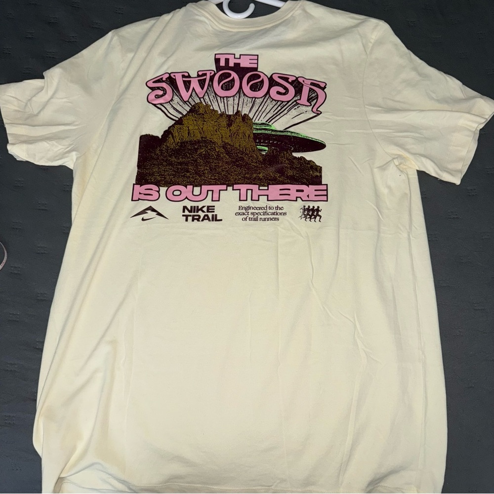 Nike Trail Running Cream Tee with Pink Graphic